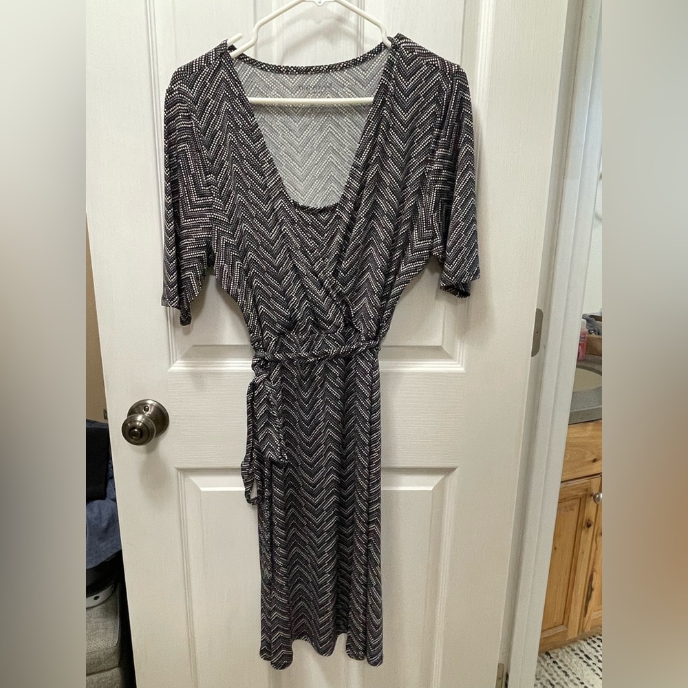Motherhood Maternity Nursing breastfeeding Dress - size large